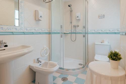 索兰纳蒙塔涅萨乡村旅馆的一间浴室