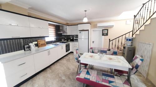 Villa Caretta Caretta的厨房或小厨房