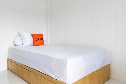 KoolKost near Hang Nadim Batam Airport (Minimum Stay. 30 Night)客房内的一张或多张床位