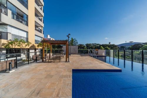 Condomínio Residencial Unique Residence - São José do Rio Preto内部或周边的泳池