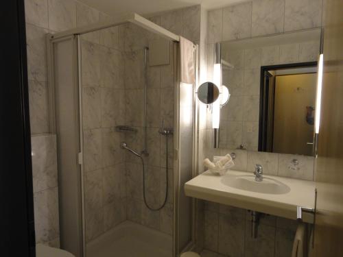 霍夫伯瑟酒店的一间浴室