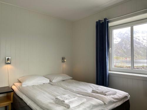 Fast Hotel Henningsvær客房内的一张或多张床位