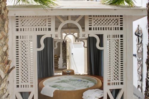 巴拉丁摩洛哥传统庭院住宅的一间浴室