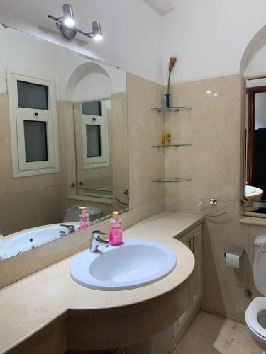 One-Bedroom apartment ground floor for Rent in El Gouna的一间浴室