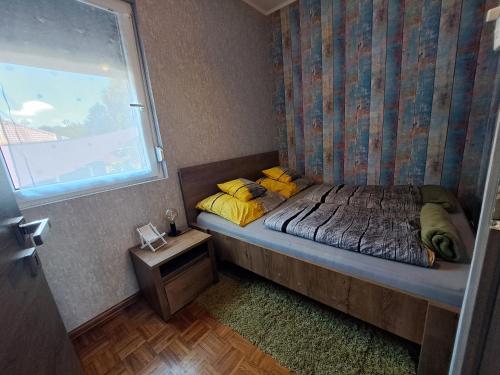 Relax Vendégház客房内的一张或多张床位