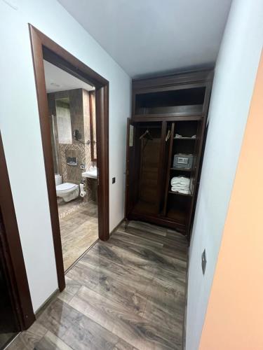 Alpin Resort Apartments Deluxe 2406的一间浴室