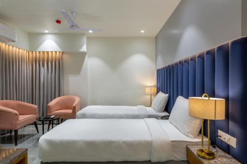 那兰陀酒店客房内的一张或多张床位