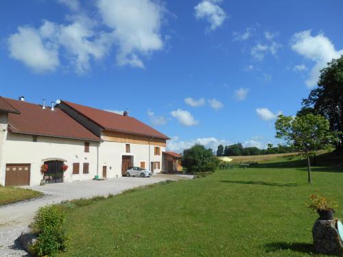 SaugeotSancier gîte au calme grand terrain circuit cascades du Hérisson的相册照片