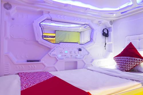 雅加达Super OYO 91328 Fiducia Capsule Hotel的相册照片