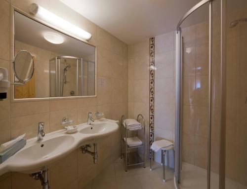 施温德博格霍夫全景酒店的一间浴室