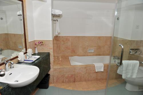 大宏酒店的一间浴室