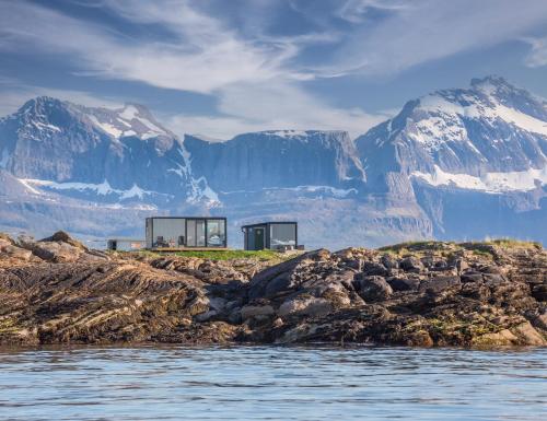 Cool cabins Sandhornøy