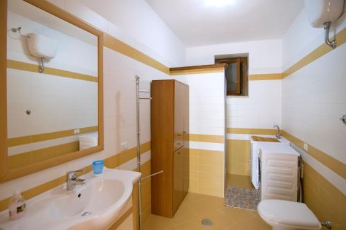 Costiera del Cilento Apartments的一间浴室