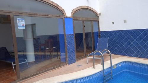 Hotel Rural La Posada de las Cigüeñas内部或周边的泳池