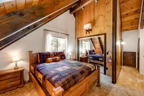 Retro Cabin客房内的一张或多张床位