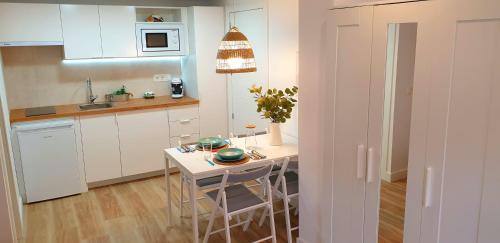 格拉纳达Road Sierra 95 Habitación privada con baño y zona de cocina的相册照片