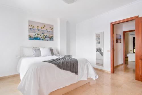 Home2Book Fantastic Design Apartment Las Palmas客房内的一张或多张床位