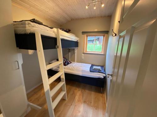 Älvstalodges客房内的一张或多张双层床