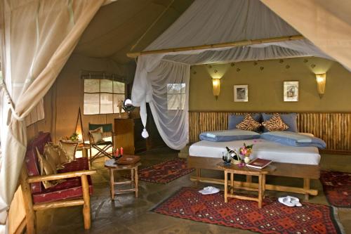 Tsavo West National ParkSeverin Safari Camp的相册照片