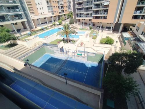 Apartamentos Tamarindo Cala de Finestrat内部或周边泳池景观