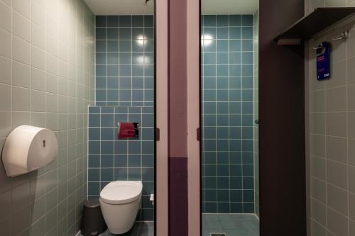 Stayokay Hostel Amsterdam Vondelpark的一间浴室