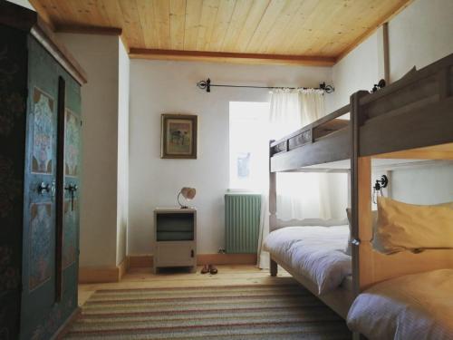 Bodenschmiede客房内的一张或多张双层床