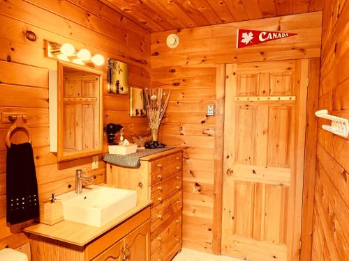 鹰谷别墅度假屋的一间浴室