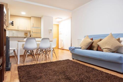 Coqueto apartamento en Valdelinares的休息区