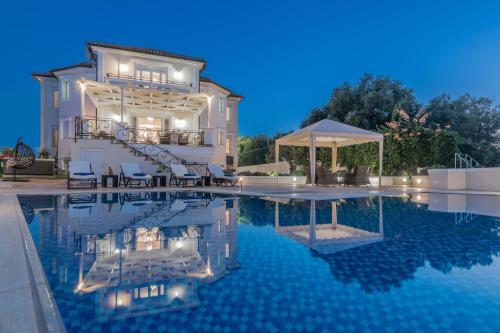 阿克罗蒂Frido Luxury Villa with Jacuzzi的相册照片