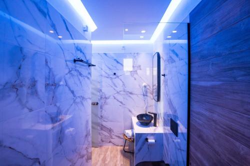 SantoRossa Luxury Villas的一间浴室