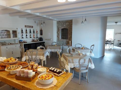 Il cantuccio sul Garda - Relais di charme餐厅或其他用餐的地方