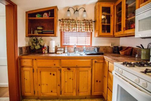 埃斯蒂斯帕克Prospect Cabin, Cozy 1-bedroom cabin with kitchen Dogs OK的相册照片