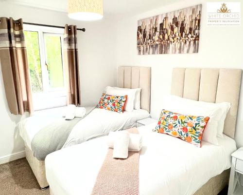 斯蒂夫尼奇2 Bed Apartment in Stevenage SG1 Hertfordshire By White Orchid Property Relocation Leisure & Business的相册照片