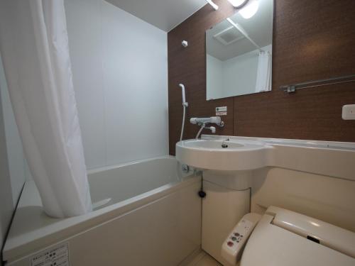 Hotel Route Inn Shunan - Tokuyama Higashi Inter -的一间浴室