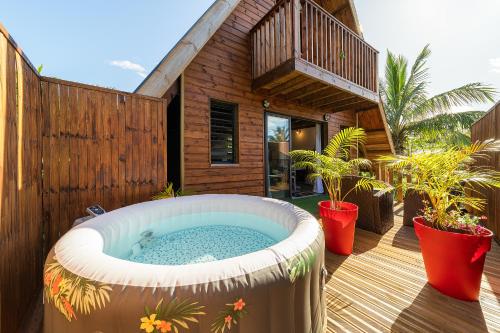 Charmant chalet avec jacuzzi, L'île Ô Vert