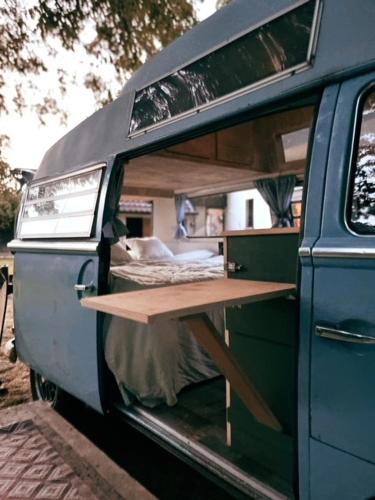 RumstGLAMPING VAN BETTY SUE (Tomorrwloand 5minutes walk)的相册照片