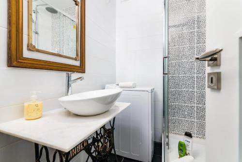 T2 Tiles Apartment Estoril的一间浴室