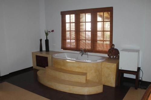 所罗门海滩酒店 的一间浴室