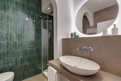 Mamo Florence - Venere & Zefiro Apartments的一间浴室