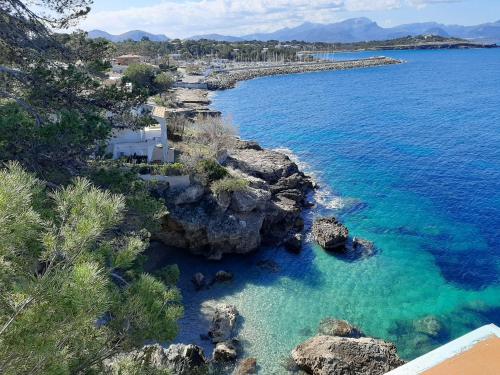 谢洛日博内尔Es Balco, Villa over the mediterranean sea with private beach access的相册照片