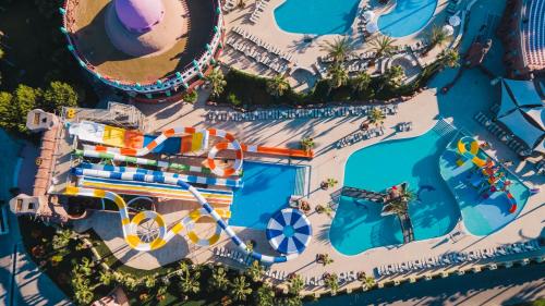 Sentido Kamelya Fulya Hotel & Aqua - Ultra All Inclusive内部或周边泳池景观