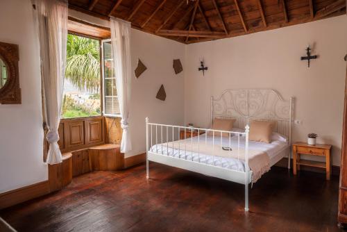 Hotel Rural Coliving Los Realejos客房内的一张或多张床位