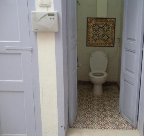 恩萨尔科里托管宾馆的一间浴室