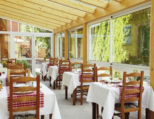 勒邦翁Logis Hôtel Restaurant De La Poste et SPA de Montagne的相册照片