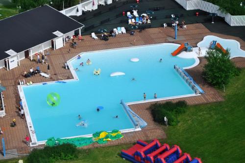 克拉加酒店内部或周边泳池景观
