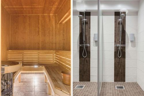 恩雪平Best Western Hotel Park Astoria的两张带淋浴的桑拿浴室的照片