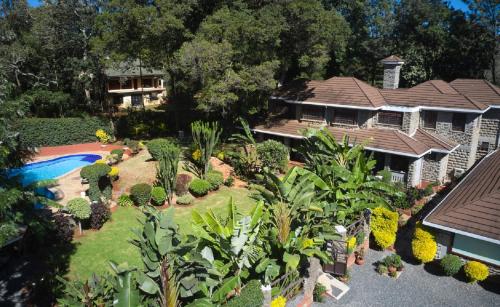 内罗毕The Drexel House Kenya的享有花园房屋的空中景致