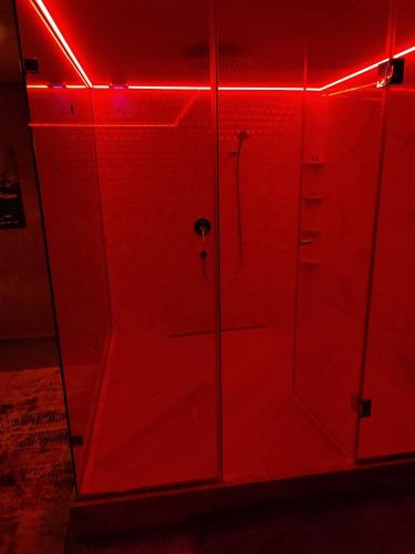 索非亚Кокиче 3的红色更衣室,有红灯