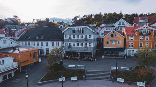 克拉格勒Kragerø Hotell的城市空中景观,建筑