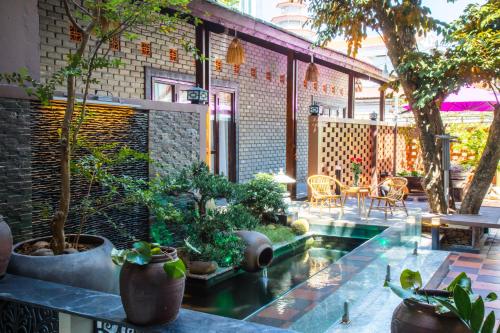 Nana Homestay & Villa